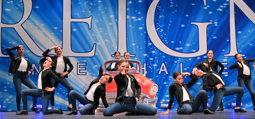 Large dancer group - Reign Dance
